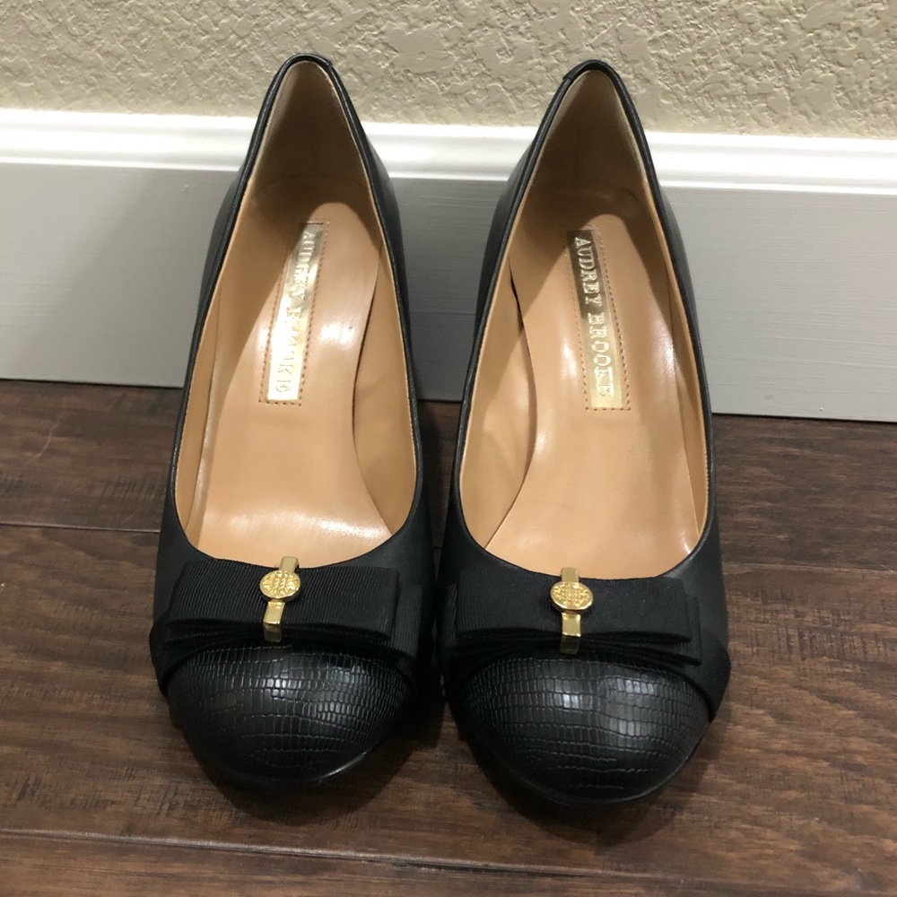 Audrey Brooke Wedges